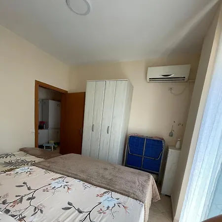 Golem Beach Apartment Apartamento Golem (Tirana)